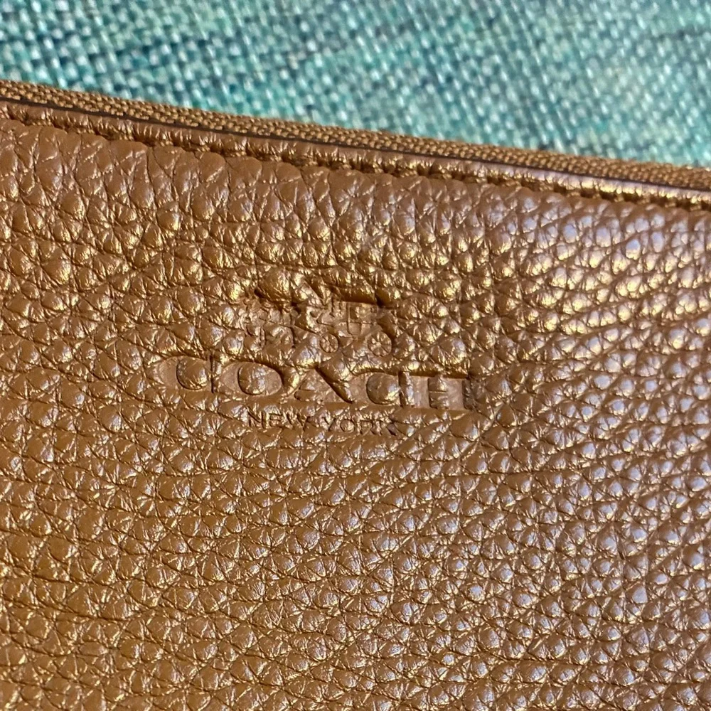 Coach Double Corner Zip Pebbled Leather Tan Wristlet Saddle Brown